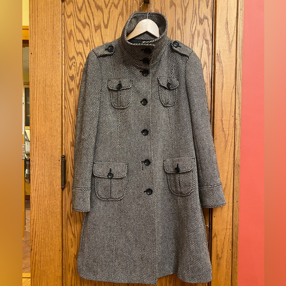 Wool coat with charming bunny appliqué back. Upcycled into fabulousness! Size 4 - Picture 6 of 12